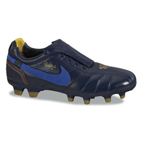 ronaldinho futsal shoes