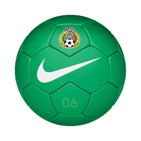 http://www.soccerevolution.com/store/images/retail/_full/NIK_80093_E.jpeg