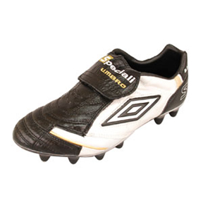 Umbro Speciali Anatomical HG Soccer Shoes (Black/White)