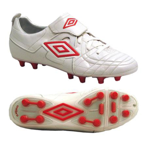 Umbro  Speciali Statement HG Soccer Shoes (Swan)