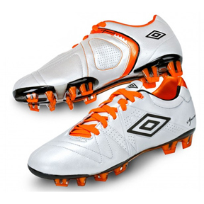 Umbro  Speciali 3 Pro HG Soccer Shoes (White)