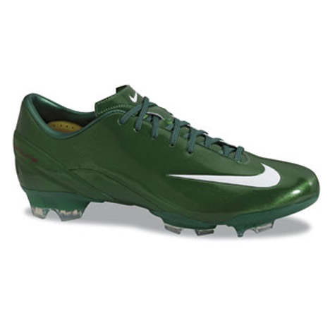 nike green soccer shoes