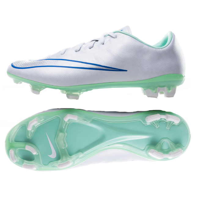 womens white nike soccer cleats