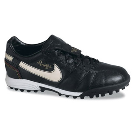 ronaldinho astro turf football boots