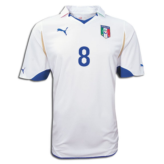 Puma Italy Gattuso #8 Soccer Jersey (Away 2010/11) @ SoccerEvolution
