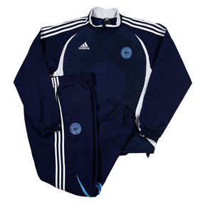 Útil Pack para poner Refinamiento adidas Denmark Soccer Presentation Suit (New Navy) @ SoccerEvolution